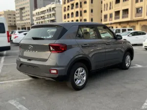 2022 هيونداي فينيو SE