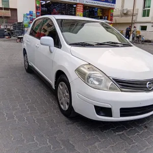 2011 نيسان تيدا LE
