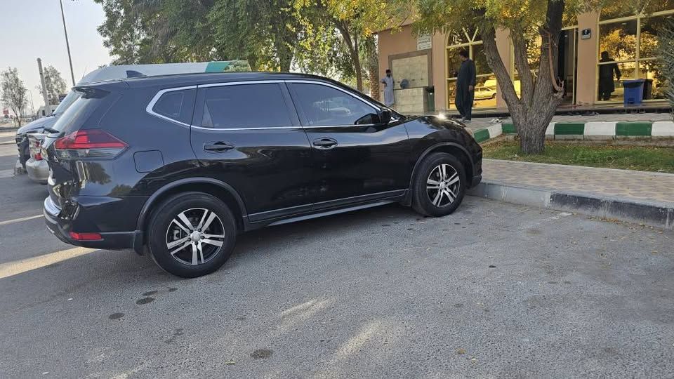 2018 نيسان روج SL