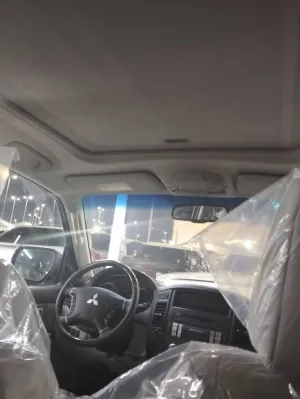 2014 ميتسوبيشي باجيرو GLS