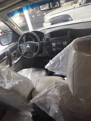 2014 ميتسوبيشي باجيرو GLS