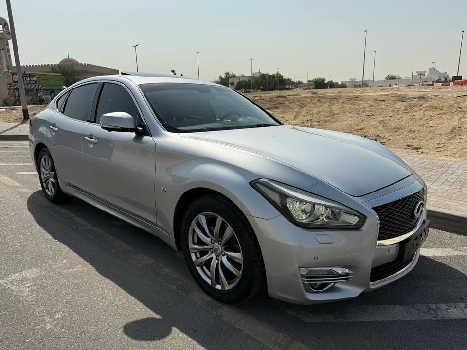 2016 إنفينيتي كيو ٧٠ LUXE