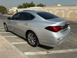 2016 إنفينيتي كيو ٧٠ LUXE