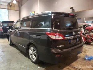 2011 Nissan Quest Platinum