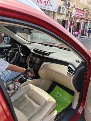 2016 نيسان روج SL
