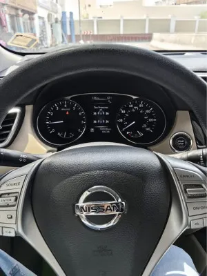 2016 نيسان روج SL