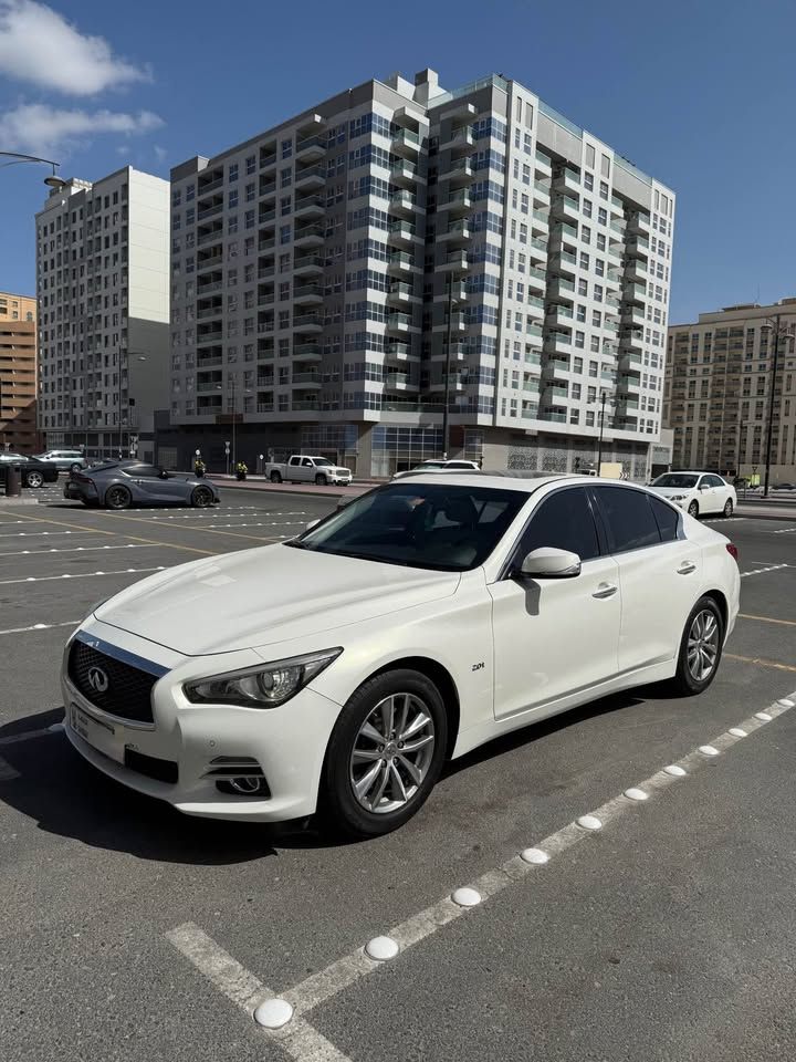 2015 إنفينيتي كيو٥٠ LUXE