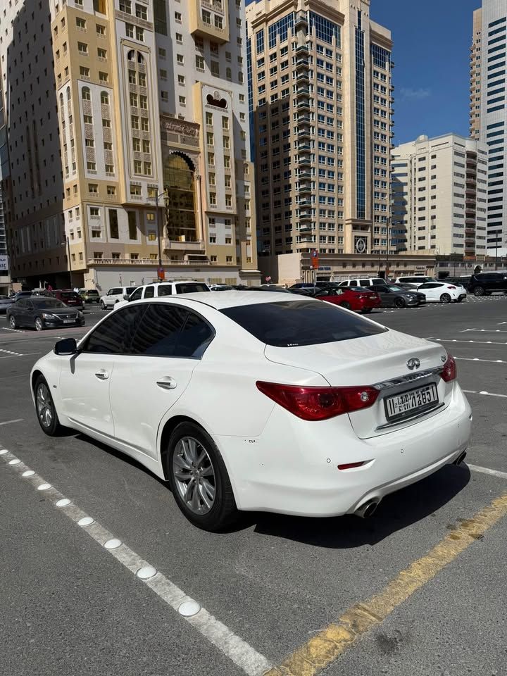 2015 إنفينيتي كيو٥٠ LUXE