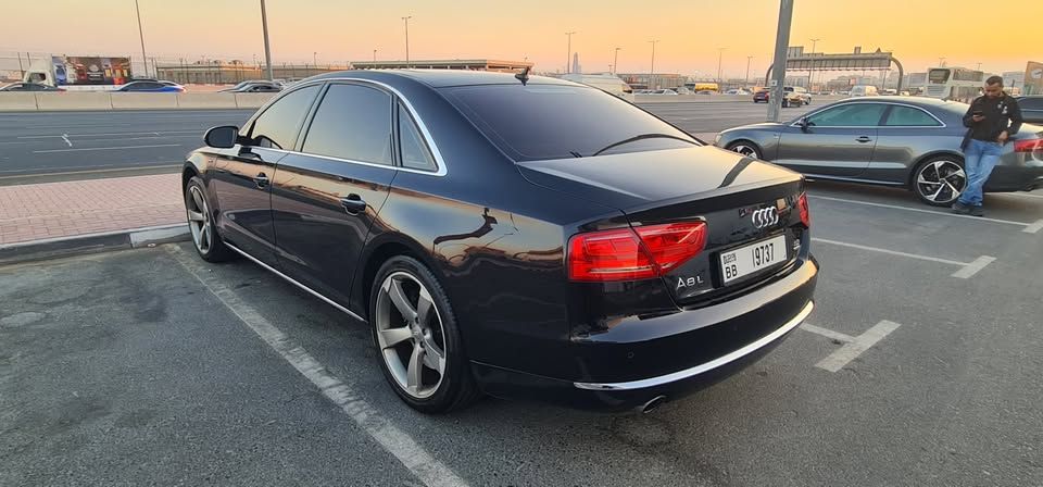 2011 اودي آي ٨ L