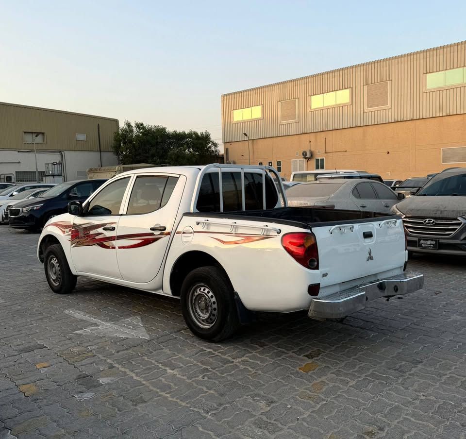 2013 Mitsubishi L200 single-cab