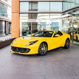 2022 FERRARI 812 GTS( FULL CARBON BODY)
