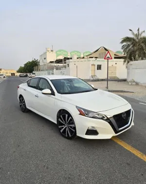 2022 Nissan Altima SR