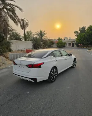 2022 Nissan Altima SR