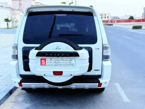 2013 Mitsubishi Pajero Signature Edition