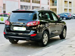 2011 هيونداي سانتا في Limited