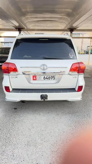 2011 تويوتا لاند كروزر GX