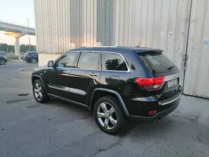 2011 جييب جراند شيروكي Laredo X