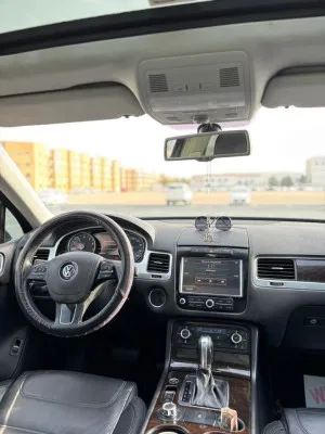 2011 Volkswagen Touareg SE
