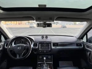 2011 Volkswagen Touareg SE