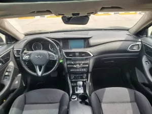 2017 إنفينيتي كيو ٣٠ Premium InTouch