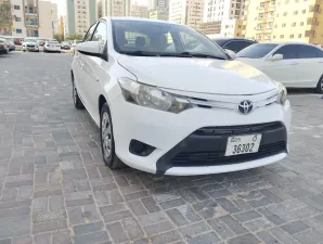 2014 تويوتا ياريس Dynamic