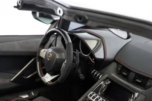 2015 لامبورجيني أفندايتر LP700-4