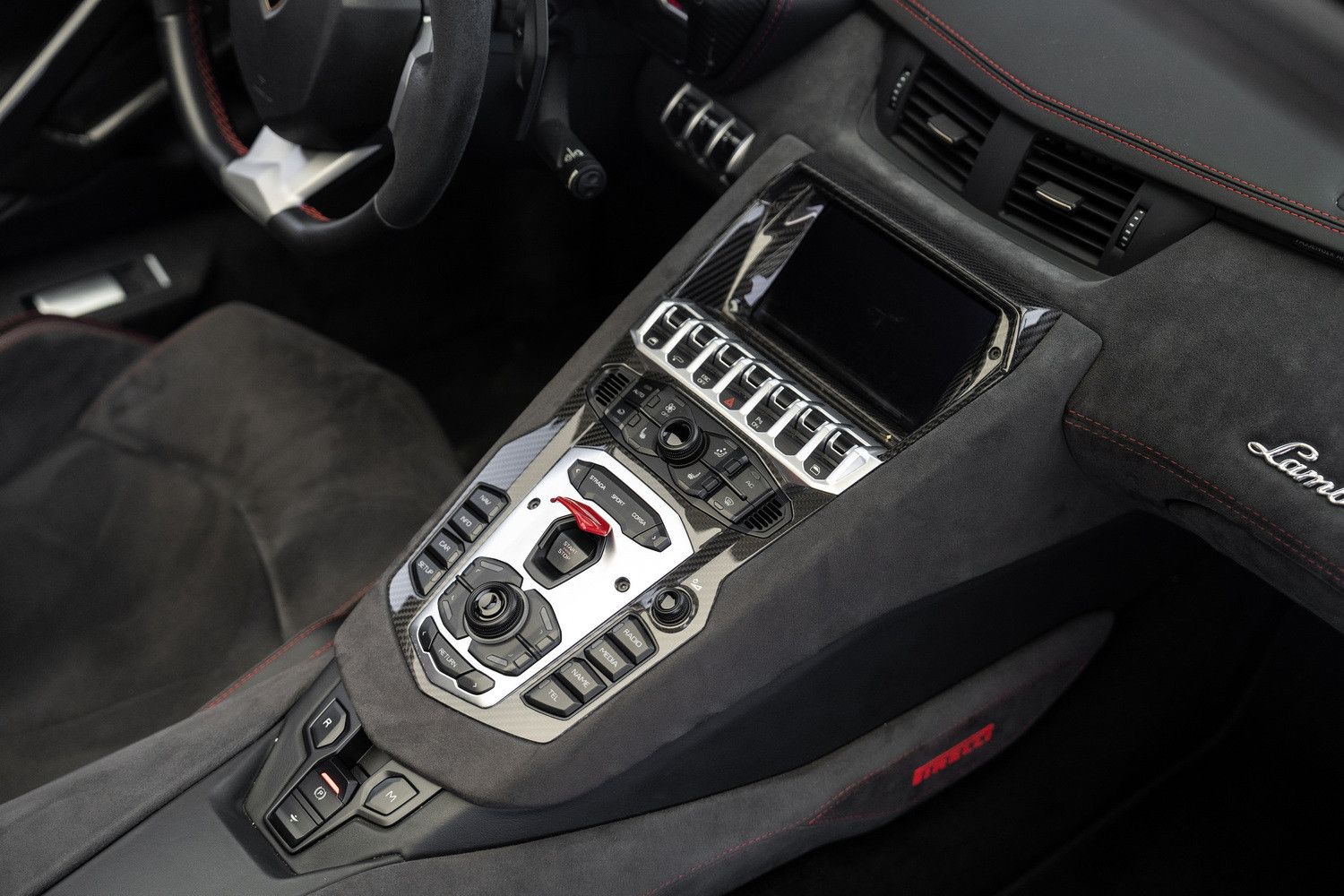 2015 لامبورجيني أفندايتر LP700-4