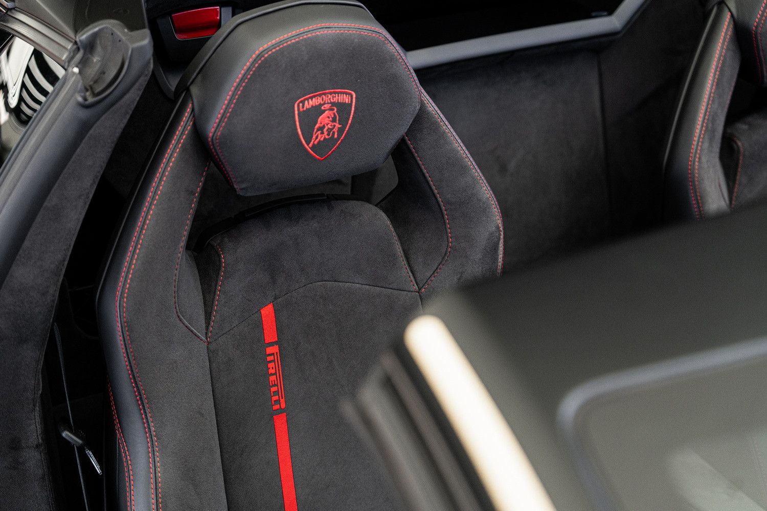 2015 لامبورجيني أفندايتر LP700-4