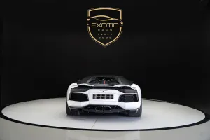 2015 لامبورجيني أفندايتر LP700-4