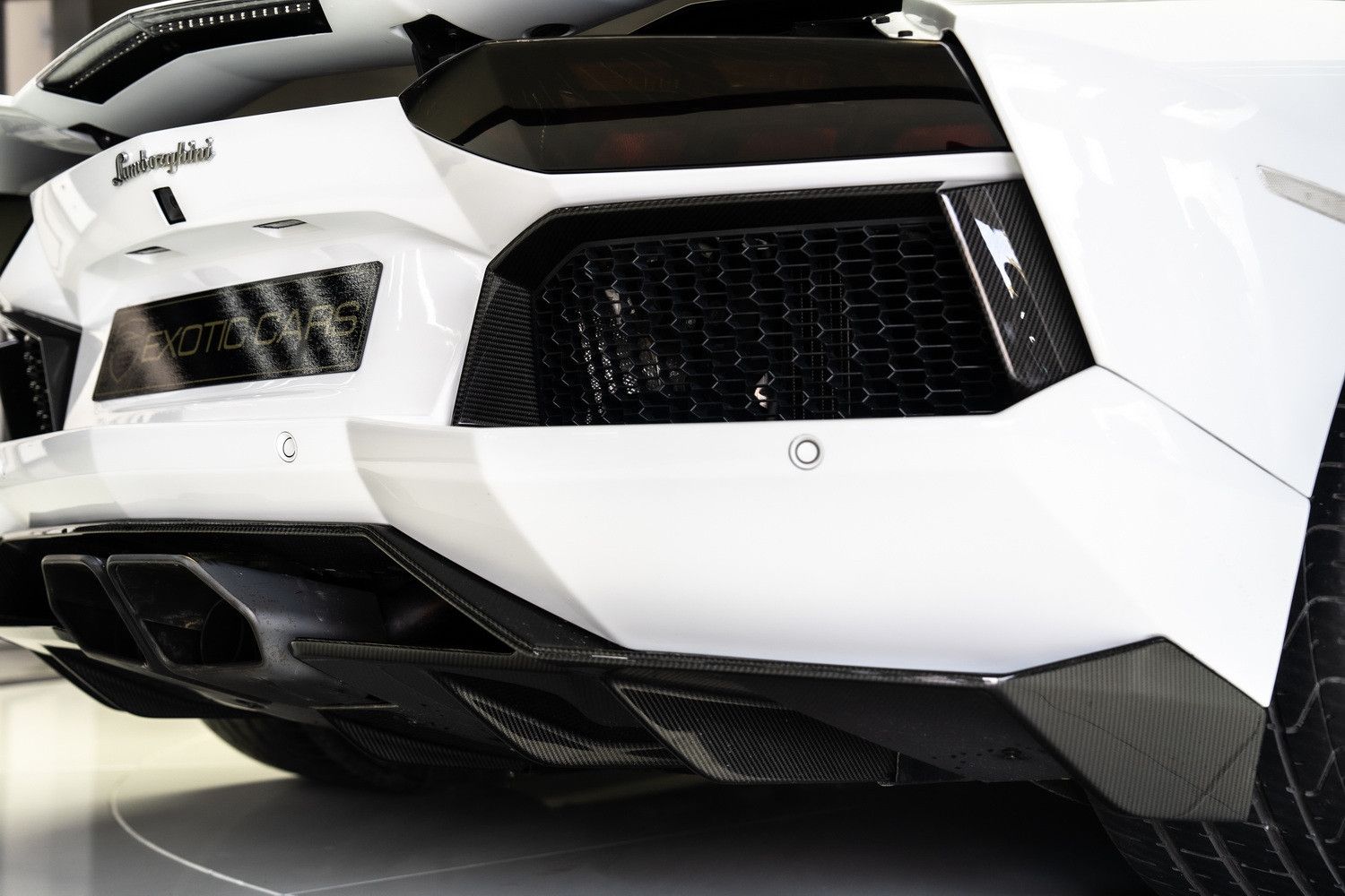 2015 لامبورجيني أفندايتر LP700-4