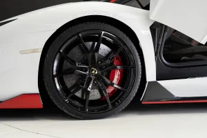 2015 لامبورجيني أفندايتر LP700-4