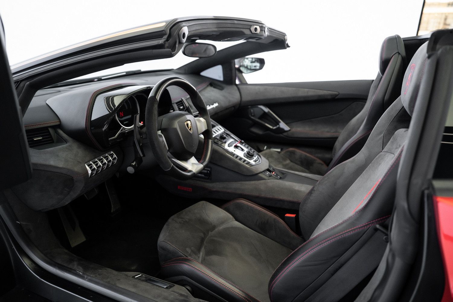 2015 لامبورجيني أفندايتر LP700-4