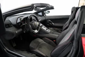 2015 لامبورجيني أفندايتر LP700-4