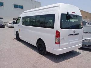 2014 تويوتا هياس Commuter GLX