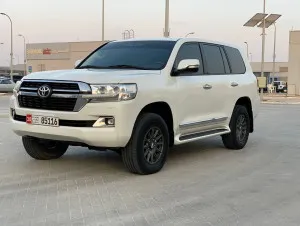 2017 Toyota Land Cruiser GXR