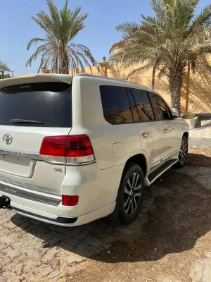 2019 Toyota Land Cruiser GXR