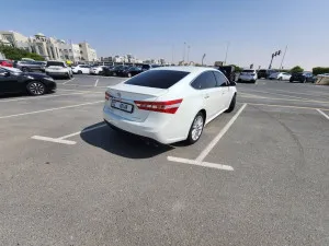 2013 تويوتا افالون Exclusive