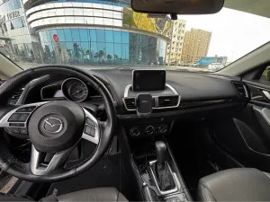 2016 مازدا ٣ S Carbon Edition