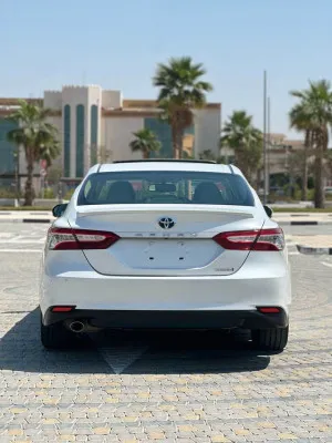 2018 تويوتا كامري Hybrid LE