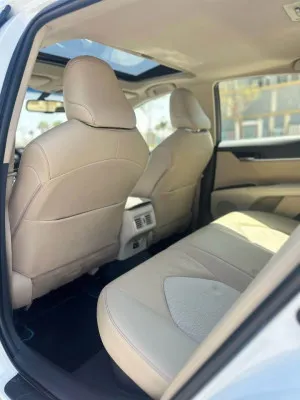 2018 تويوتا كامري Hybrid LE