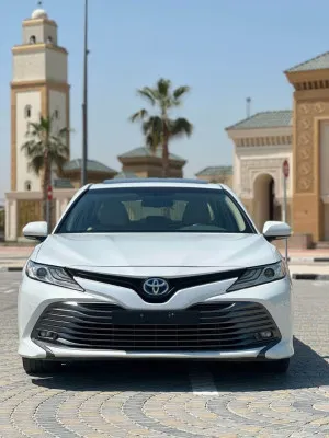 2018 تويوتا كامري Hybrid LE