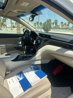 2018 تويوتا كامري Hybrid LE