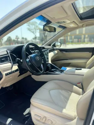2018 تويوتا كامري Hybrid LE