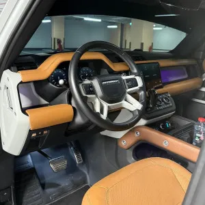 2024 Land Rover Defender 110 SE