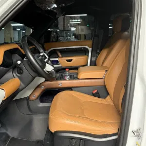 2024 Land Rover Defender 110 SE