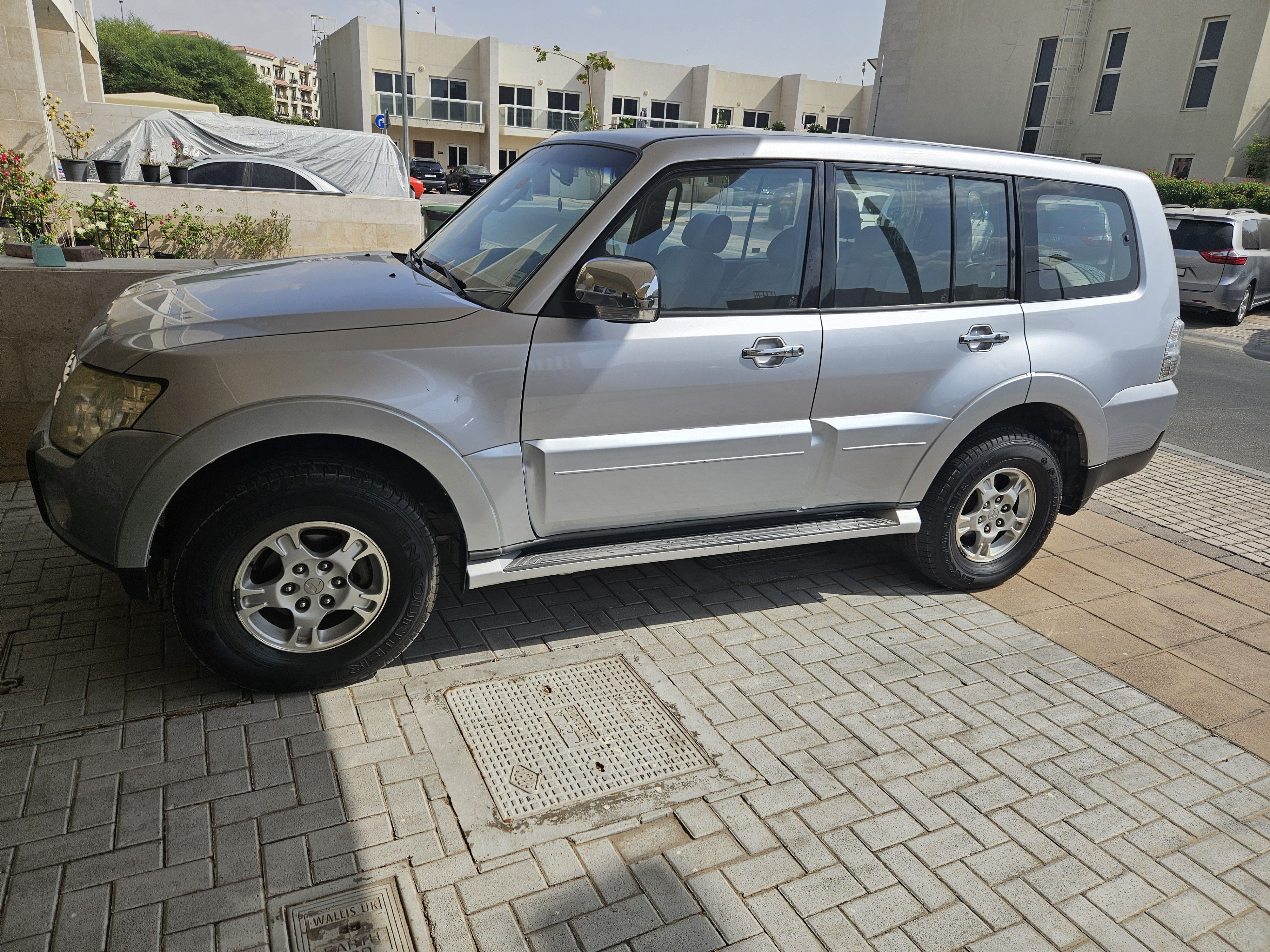2009 ميتسوبيشي باجيرو GLS