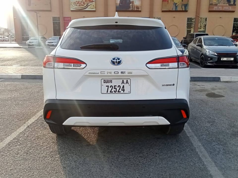 2024 تويوتا كرولا كروس LE