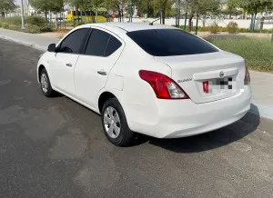 2015 نيسان صني S