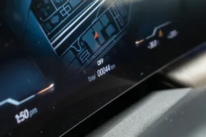 2023 بي أم دابليو اي اكس ام ٦٠