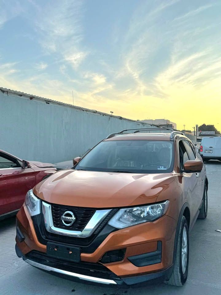 2017 نيسان روج SV
